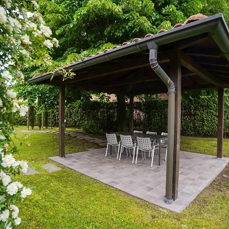 Bnbook - La Veranda Del Lago Travedona Exterior photo